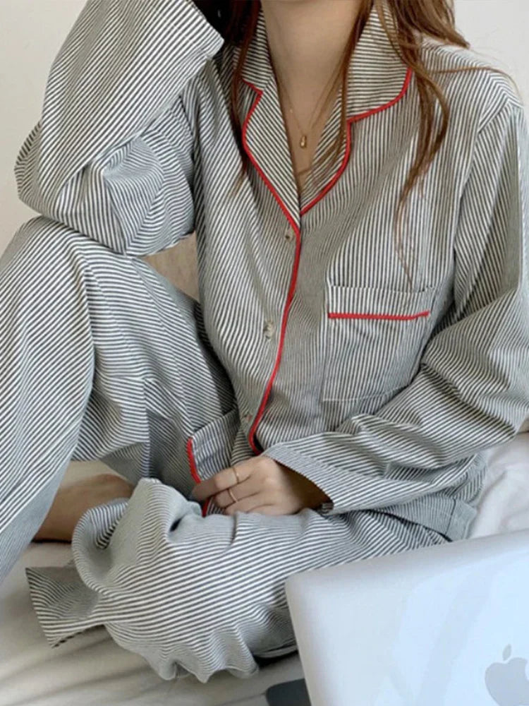 Premium damespyjamaset met groene strepen – Zachte en comfortabele tweedelige nachtkleding