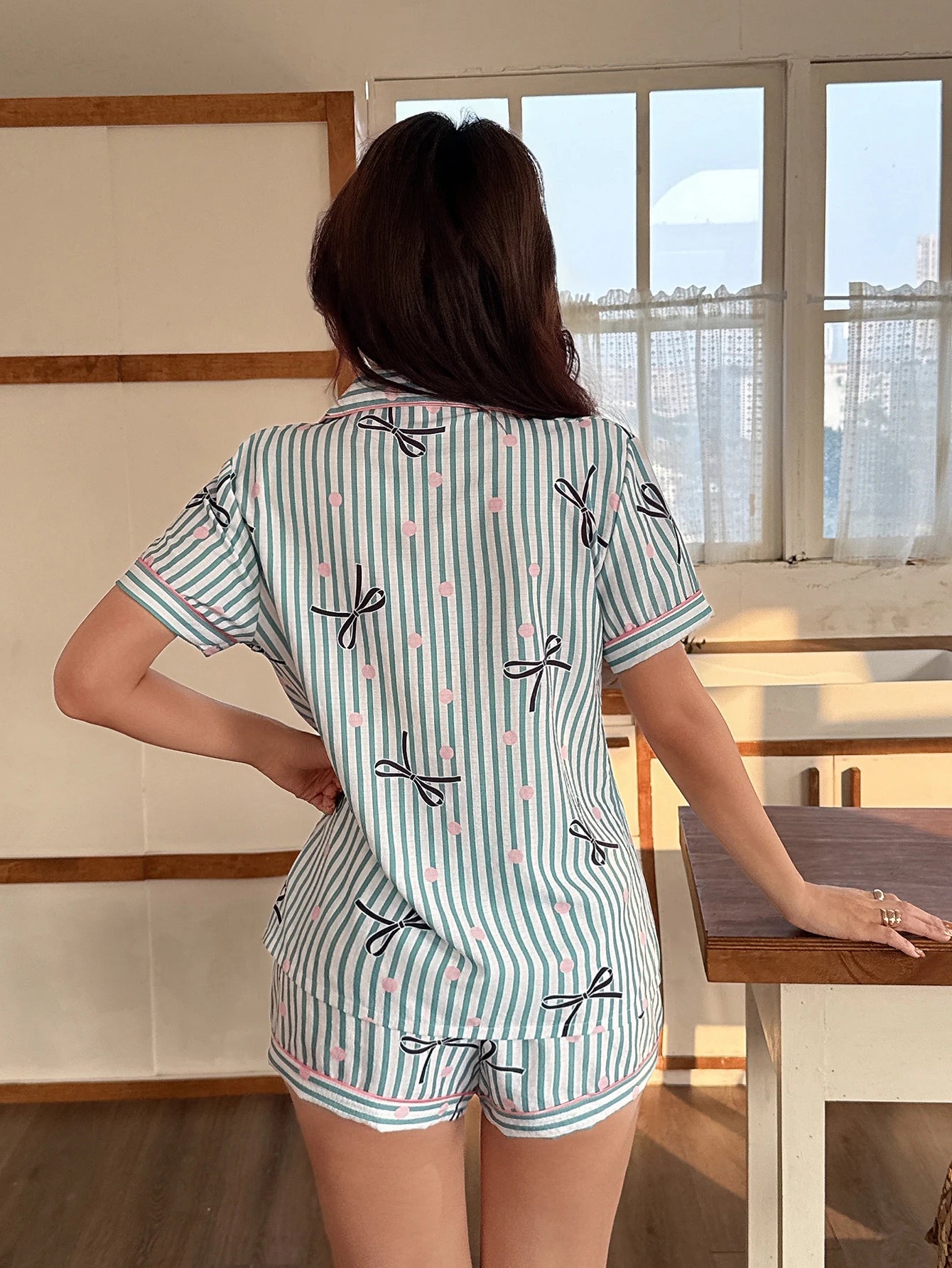 Women’s Two-Piece Heart-Patterned Pajama Set – Short-Sleeve Top & Bow-Knot Shorts