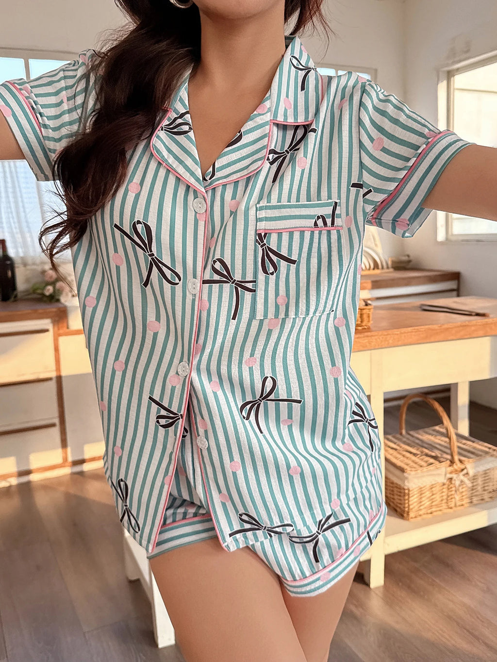 Women’s Two-Piece Heart-Patterned Pajama Set – Short-Sleeve Top & Bow-Knot Shorts