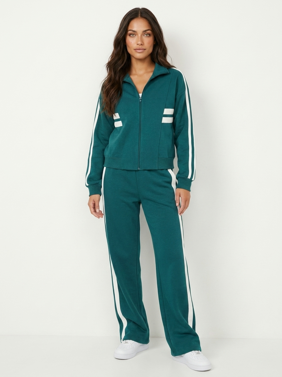 Women’s 2-Piece Training Set – Sporty Modern Activewear Outfit for Fitness and Everyday Style