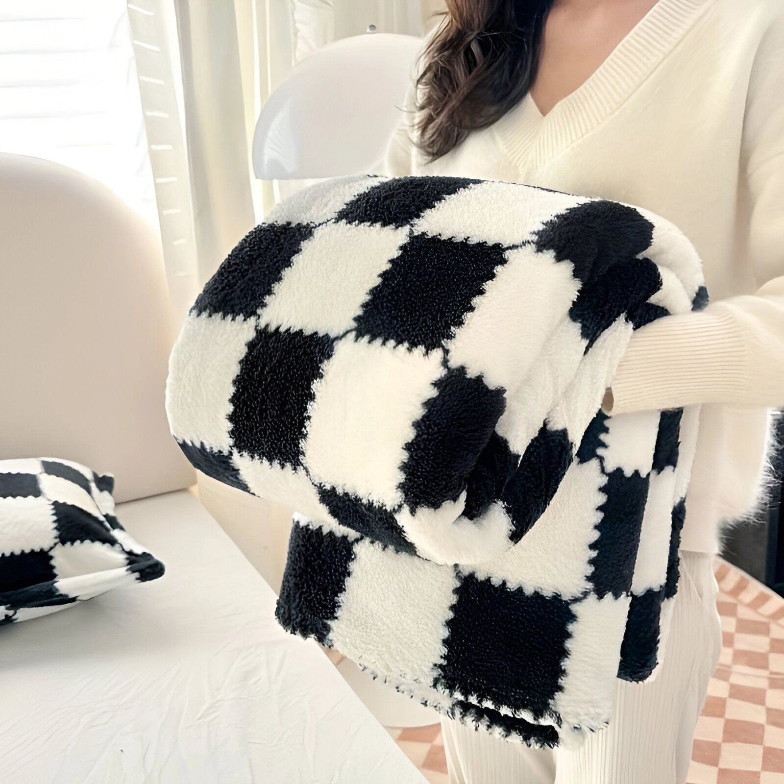 Pink and White Checkered Fleece Blanket - Soft, Plush Cozy Decor