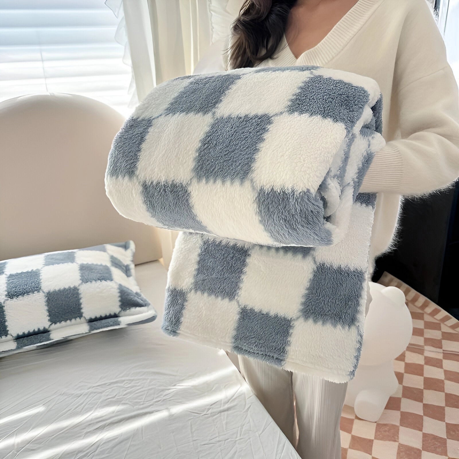 Pink and White Checkered Fleece Blanket - Soft, Plush Cozy Decor