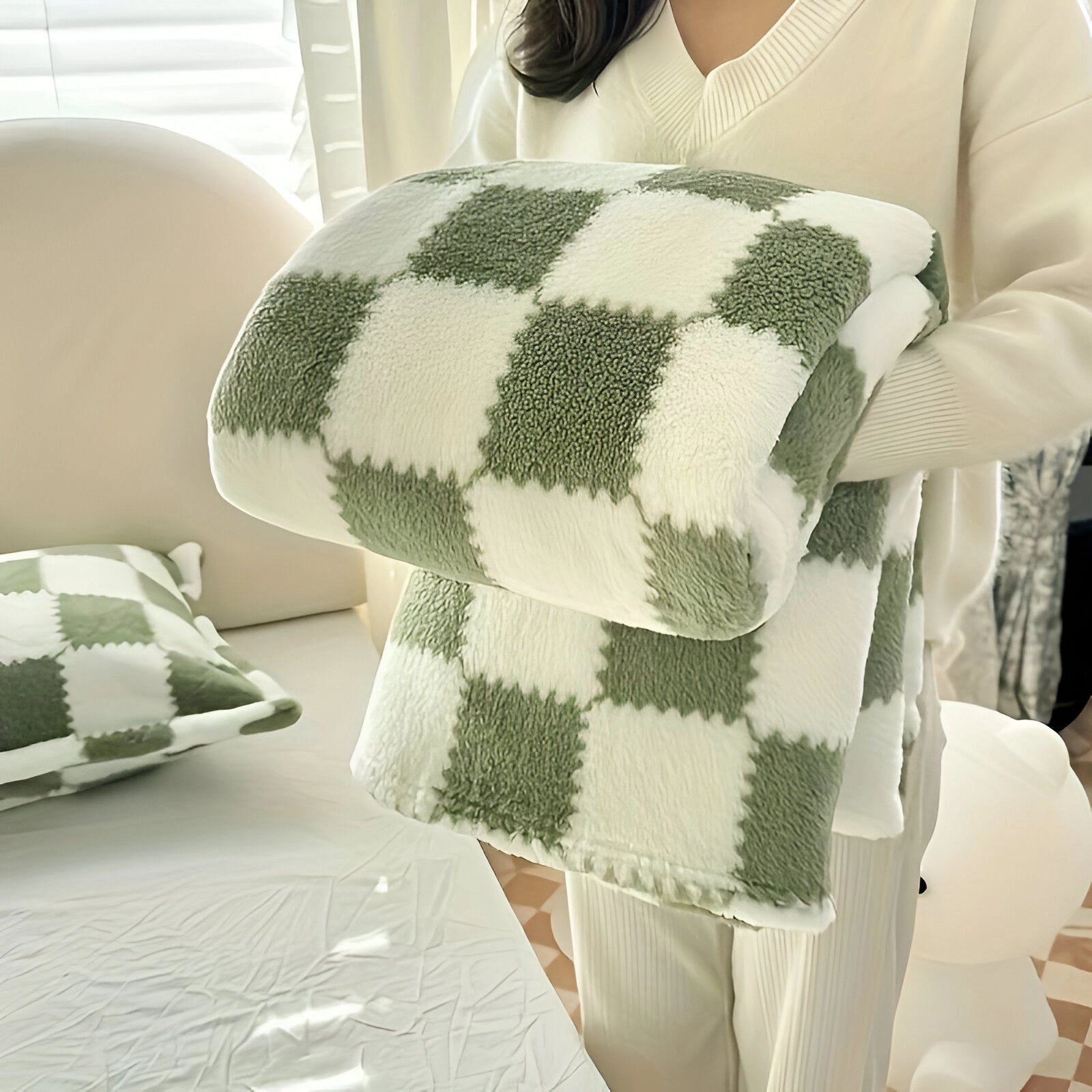 Pink and White Checkered Fleece Blanket - Soft, Plush Cozy Decor