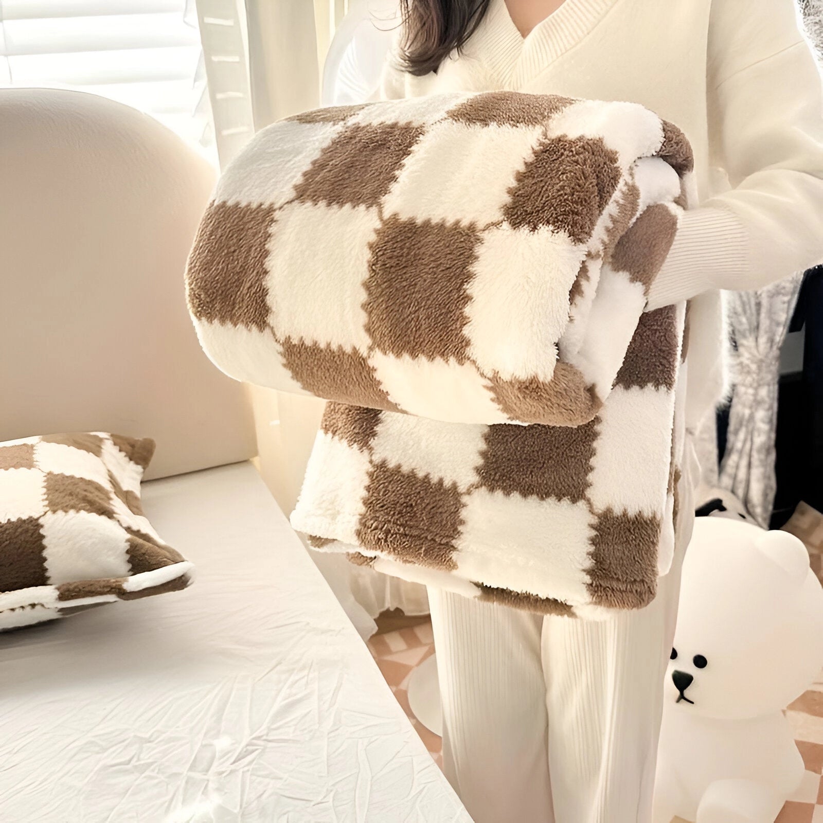 Pink and White Checkered Fleece Blanket - Soft, Plush Cozy Decor
