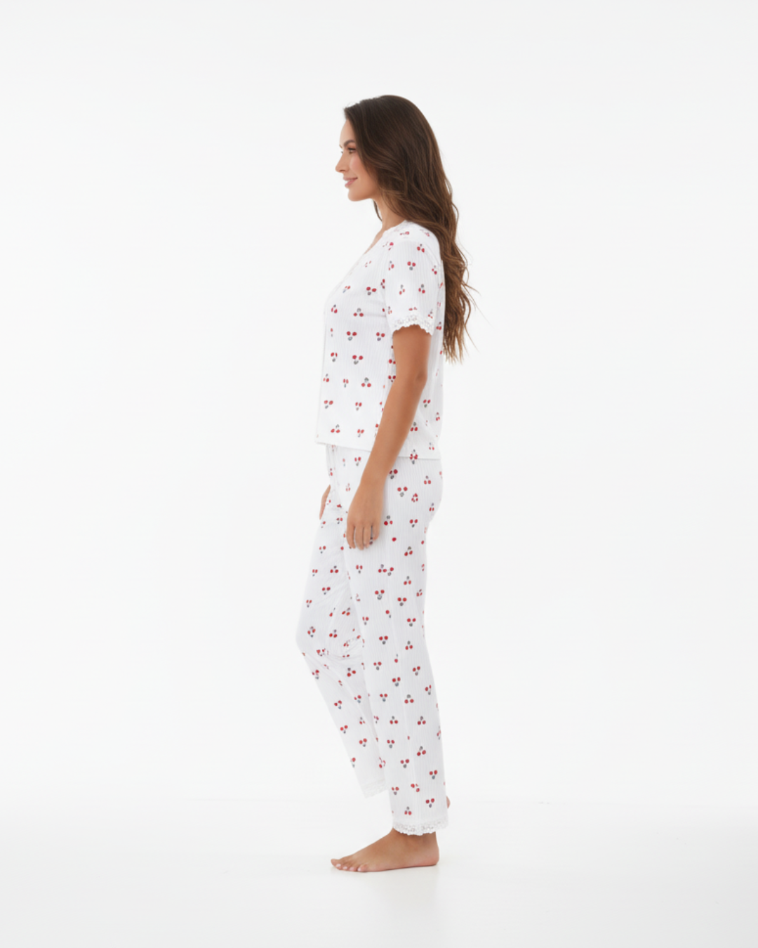 Damespyjama van wit katoen met lange mouwen - top met korte mouwen en lange broek.