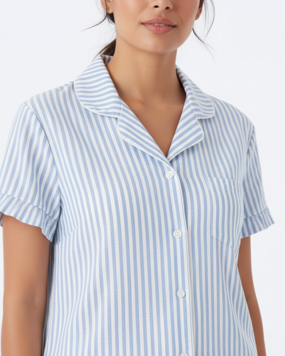 Damespyjama van katoen – Blauw-wit gestreepte nachtkleding met knoopjes, top met korte mouwen en broek – Zachte, ademende loungewear