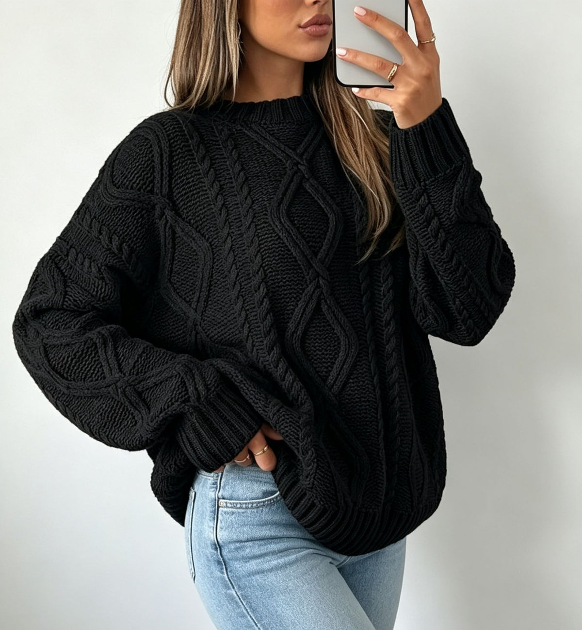 Round-Neck Loose Sweater - Soft and Casual