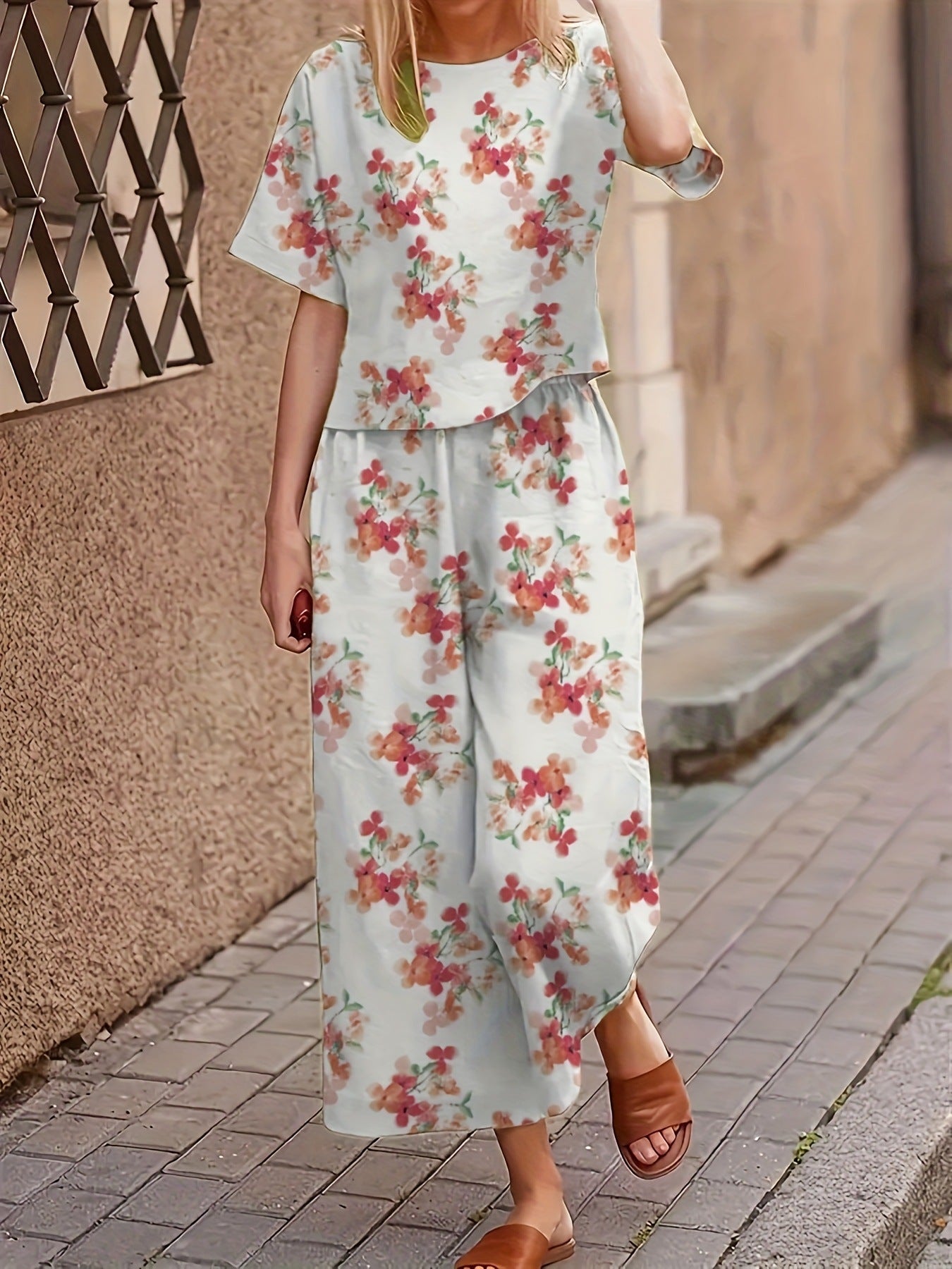 Women’s Casual Short-Sleeve T-Shirt and Pants Set – Fashionable Everyday Outfit