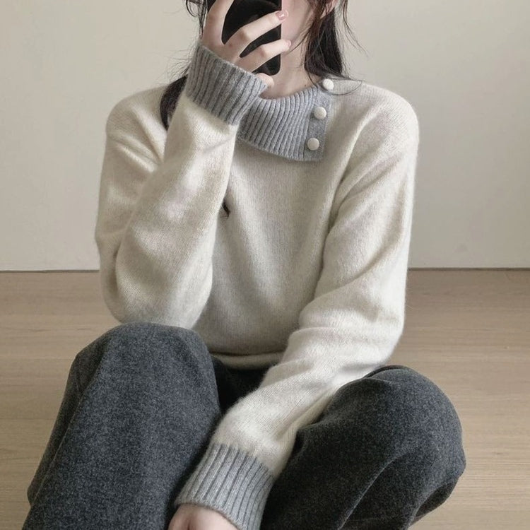 Soft Relaxed Knit Top - Elegant and Versatile