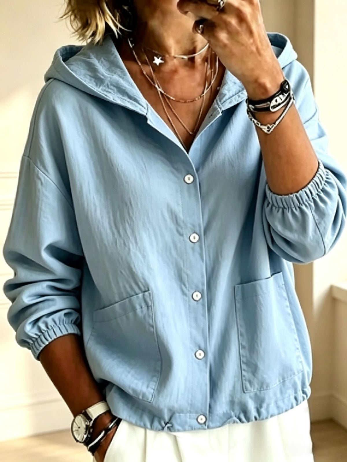 Women's hooded button-front jacket with a loose fit – A relaxed comfortable style