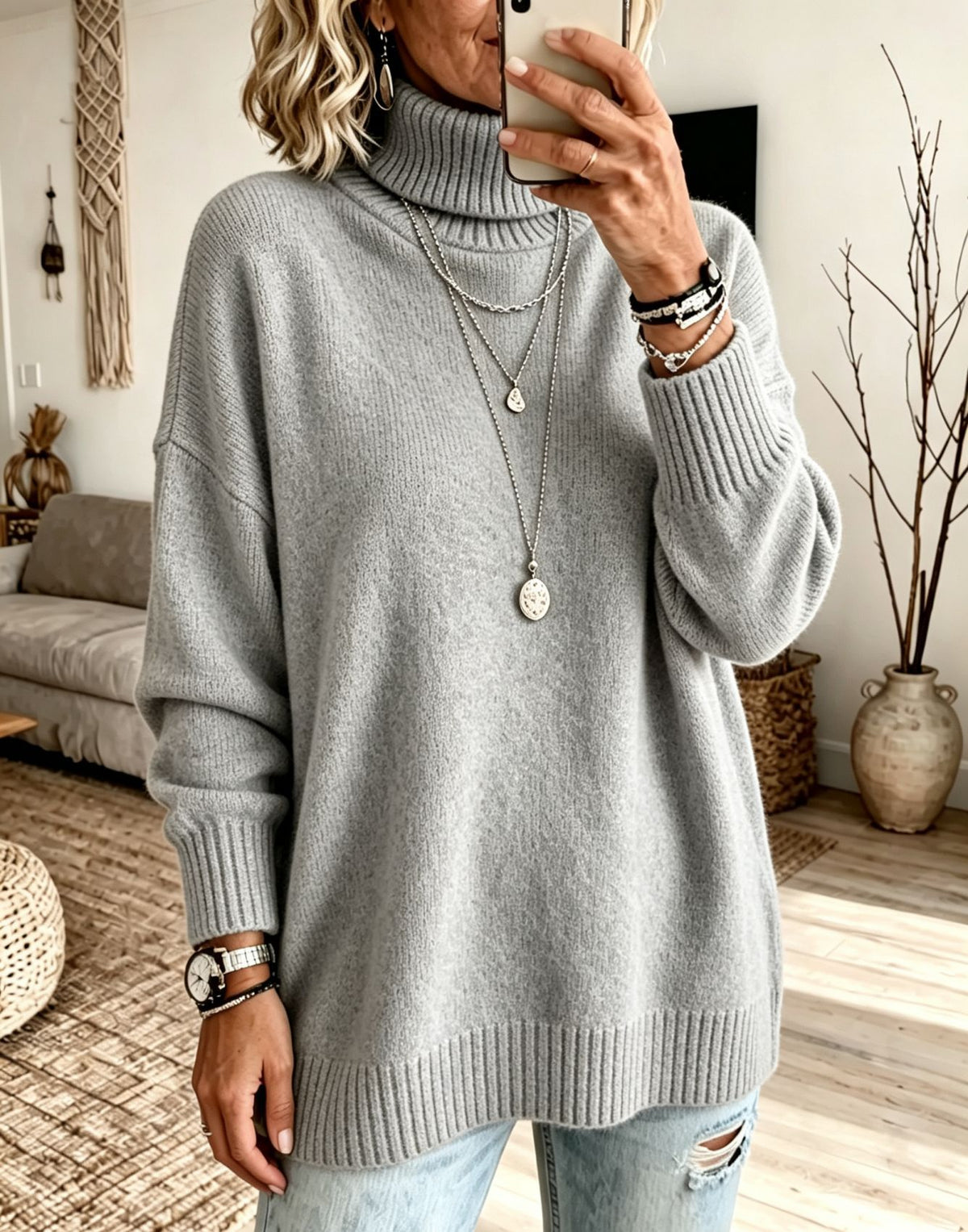 Loose-Fit Turtleneck Sweater - Soft and Trendy