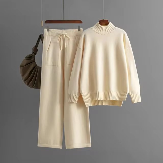 Stijlvolle en comfortabele gebreide set