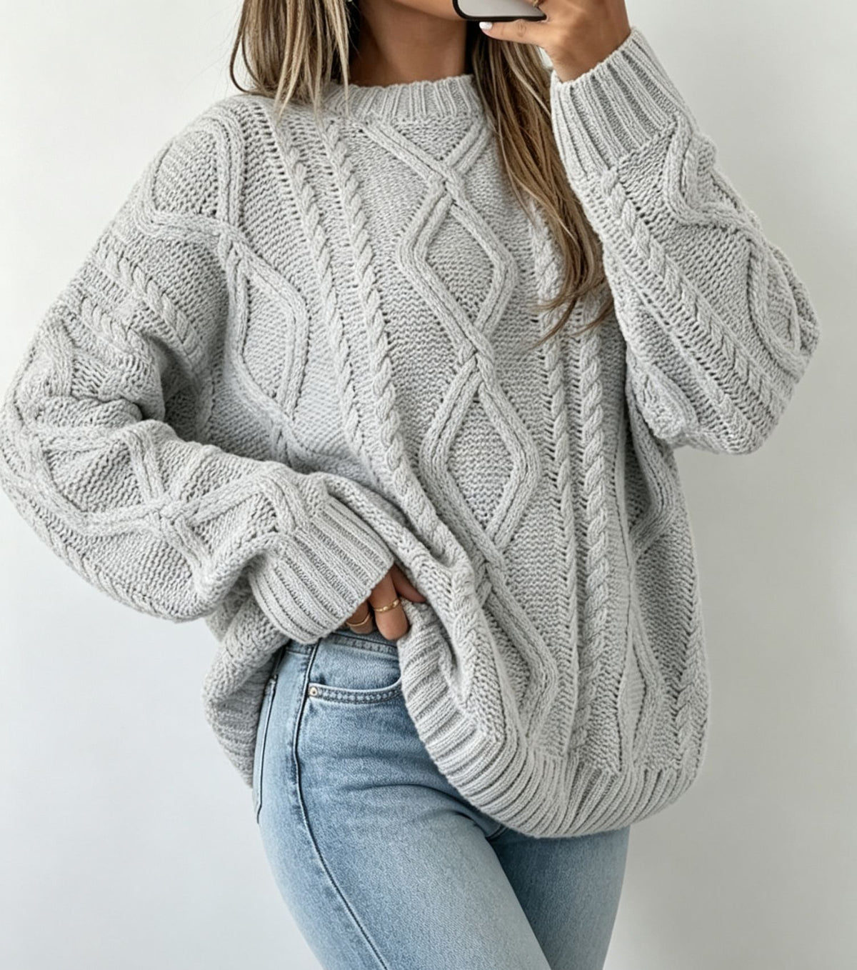 Round-Neck Loose Sweater - Soft and Casual