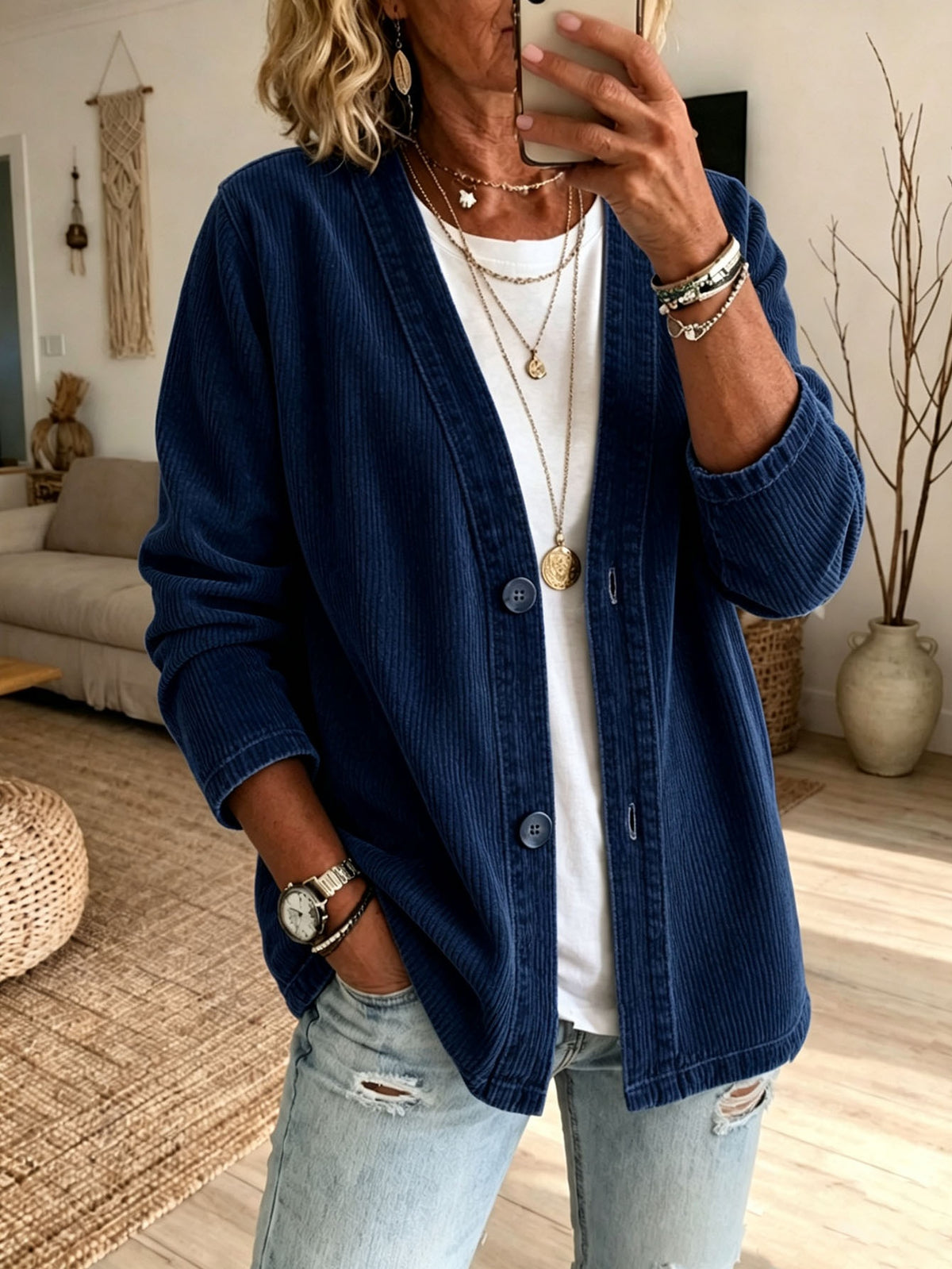 Flowy Women's Blouse - Elegant and Easy