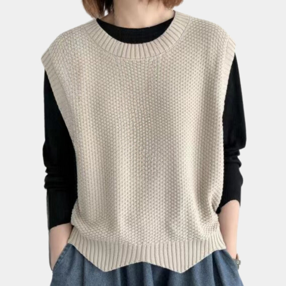Sleeveless Round-Neck Sweater - Simple and Versatile