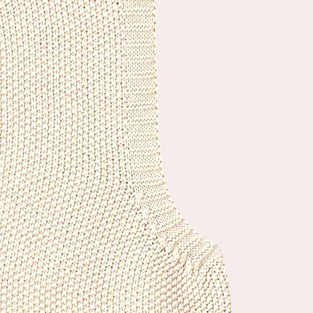 Sleeveless Round-Neck Sweater - Simple and Versatile