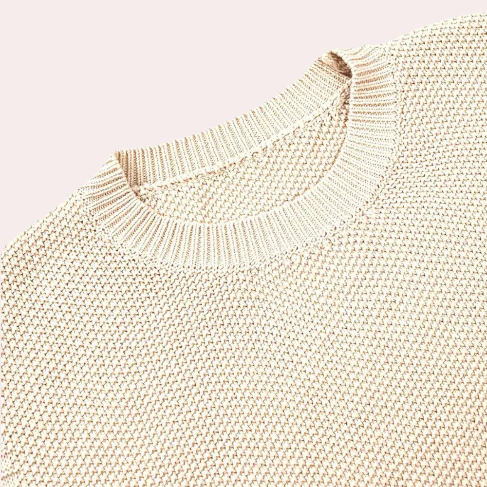 Sleeveless Round-Neck Sweater - Simple and Versatile