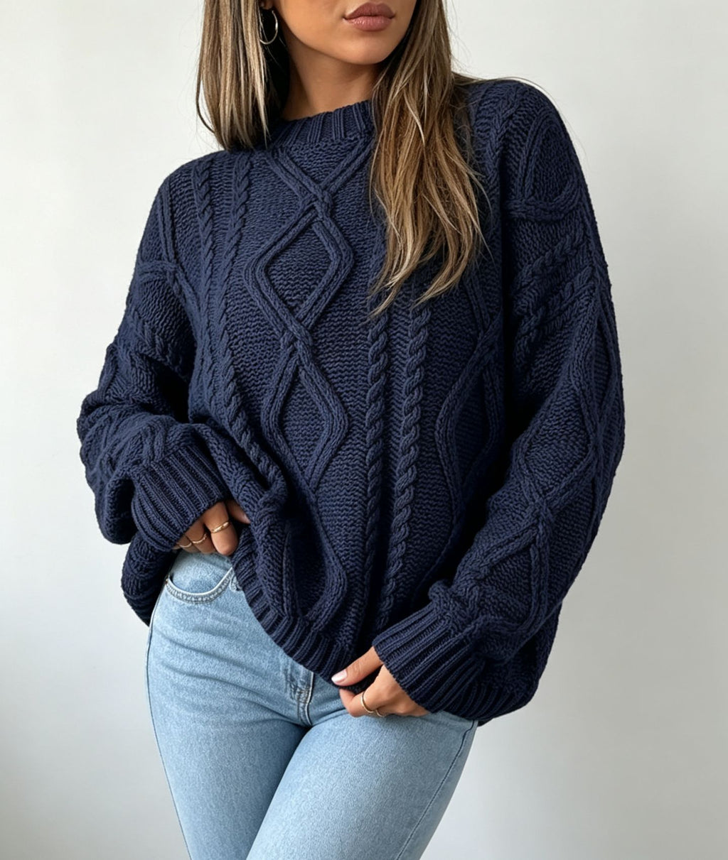 Round-Neck Loose Sweater - Soft and Casual