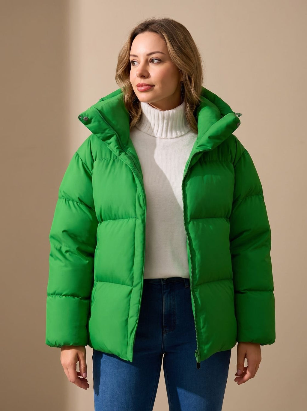 Women’s Oversized Hooded Puffer Jacket - Warm and Modern