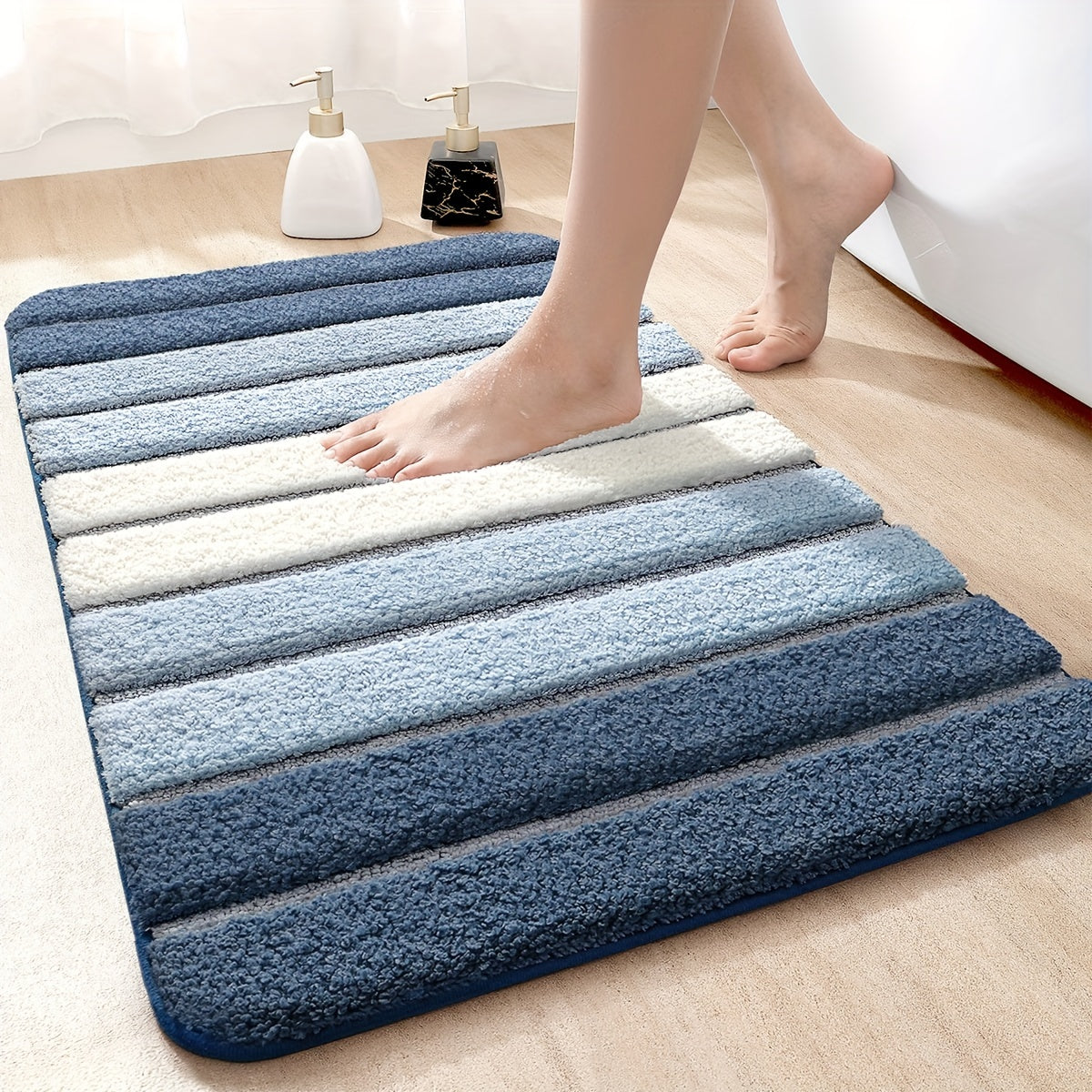 Premium Soft Bathroom Rug – Absorbent Non-Slip Mat for Tub & Shower