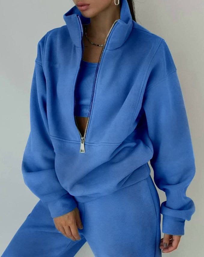 Sporty Two-Piece Tracksuit for Women – Relaxed Fit, High Collar and Zip-Up Design