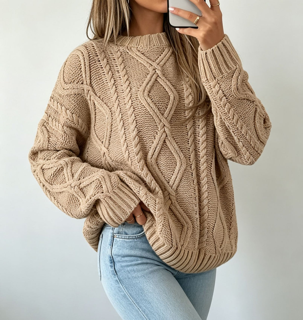 Round-Neck Loose Sweater - Soft and Casual