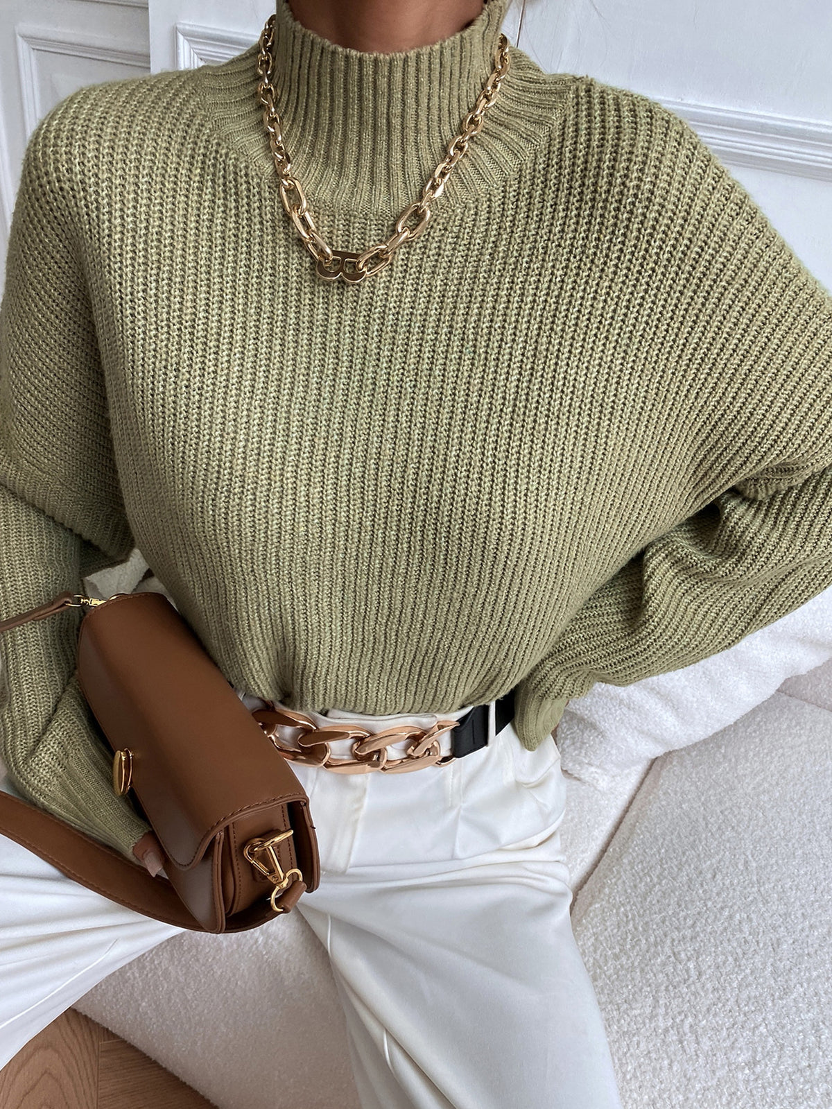Women’s Loose Turtleneck Sweater – Minimal Warm Knit Top