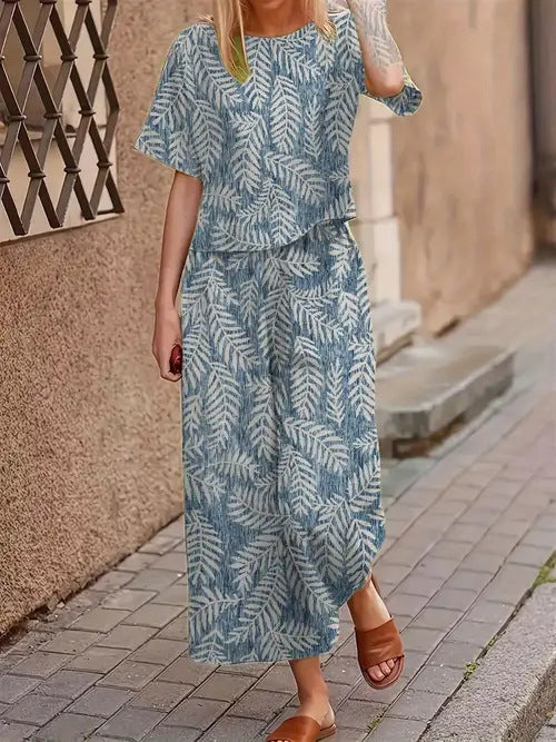Women’s Casual Short-Sleeve T-Shirt and Pants Set – Fashionable Everyday Outfit