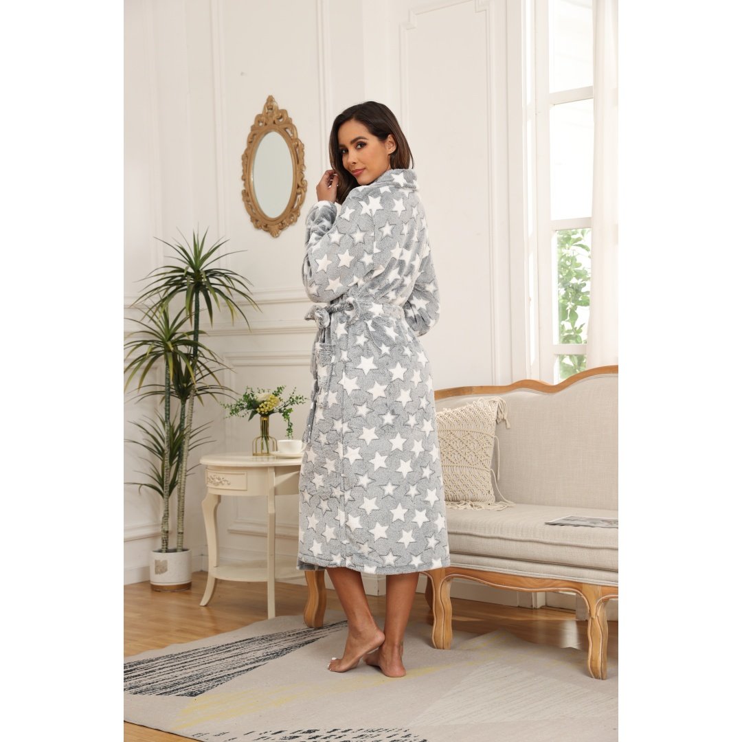 Women’s Grey Star-Pattern Flannel Bathrobe – Cozy Thick Fleece Robe with Belt