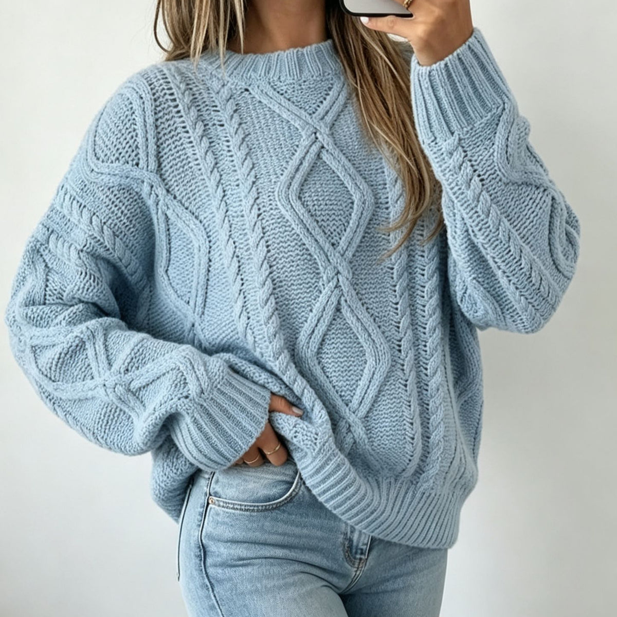 Round-Neck Loose Sweater - Soft and Casual