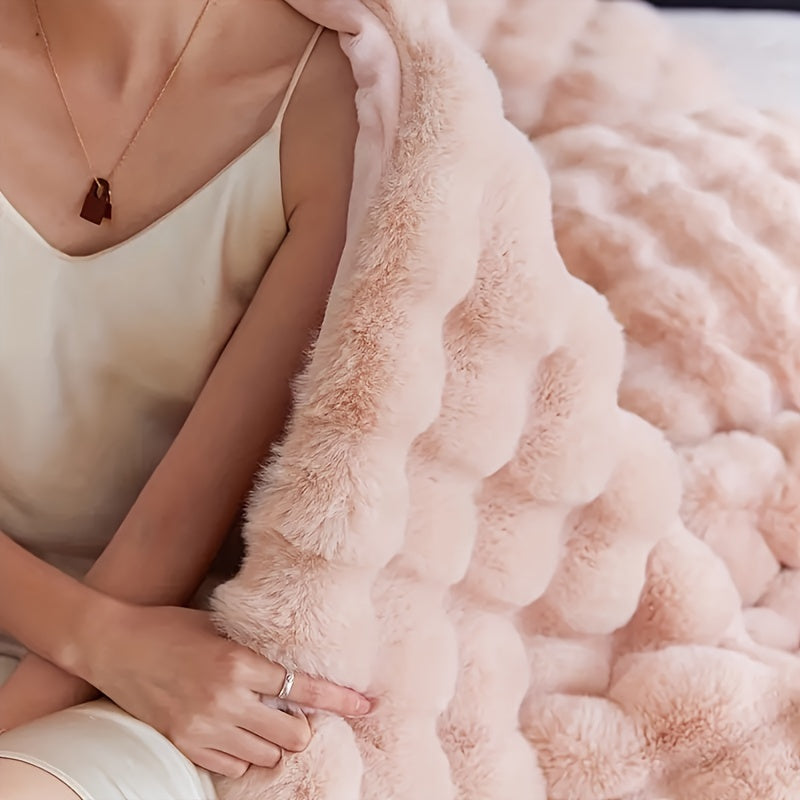 Thick & Warm Faux Rabbit Fur Blanket – Soft Cuddly Blanket for Home