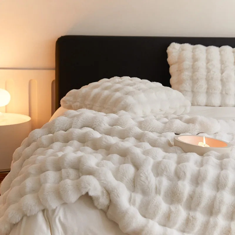 Ultrazachte plaid van imitatiebont voor ultiem comfort.