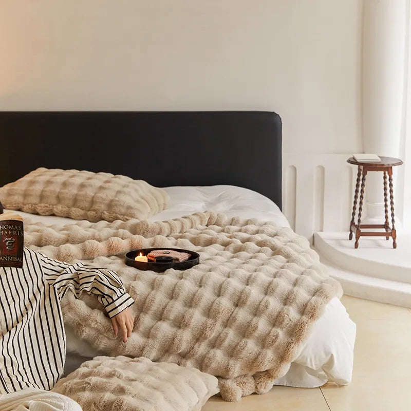 Ultrazachte plaid van imitatiebont voor ultiem comfort.