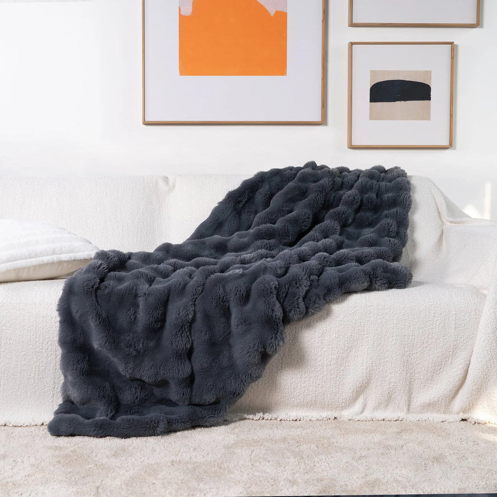Ultrazachte plaid van imitatiebont voor ultiem comfort.