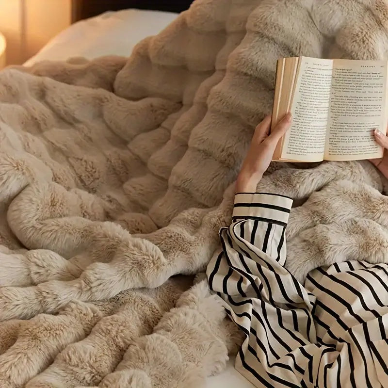 Ultrazachte plaid van imitatiebont voor ultiem comfort.